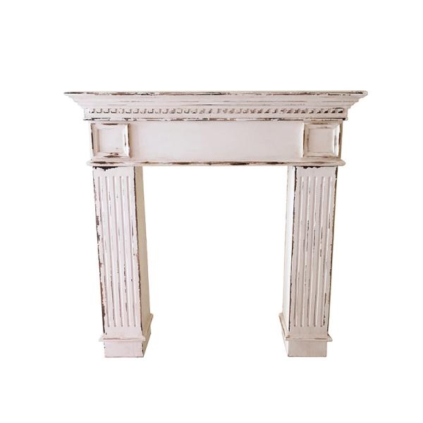 パリのアパルトマンで見かけるようなシャビーな風合いのシックなフレンチ家具です。ラフな塗装で仕上げたフレンチシックなマントルピース です。フレンチシック、シャビーシック 、インテリアのアクセントとしてお使い下さい。オーダーメイドでお客様のお住...