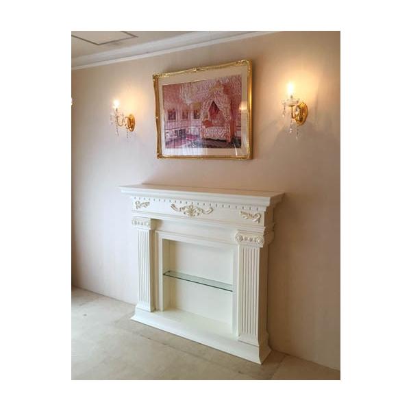お客様のご希望のサイズ、デザインで製作させていただきました。ロココスタイルの彫刻に加え、中央開口部から壁面が見えないように設計させていただきました。重厚で大変エレガントな品に仕上がりました。マントルピースはプリンセスなハウススタイルの必須ア...