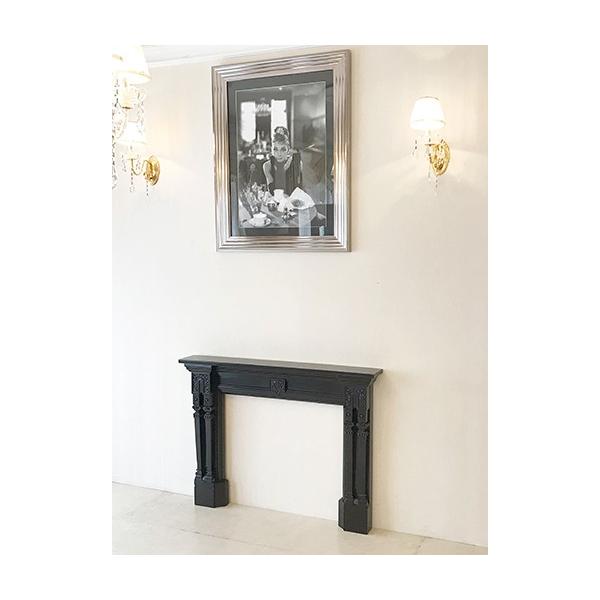 お客様のご希望のデザイン、カラーで仕上げたオーダーメイドのマントルピースです。クラシックなデザイン、ジョージアンスタイルの風合いを再現しました。クラシックな空間を演出するオーダー家具です。※ご希望によりお好みのカラー(ピンクベージュ・ブラウ...