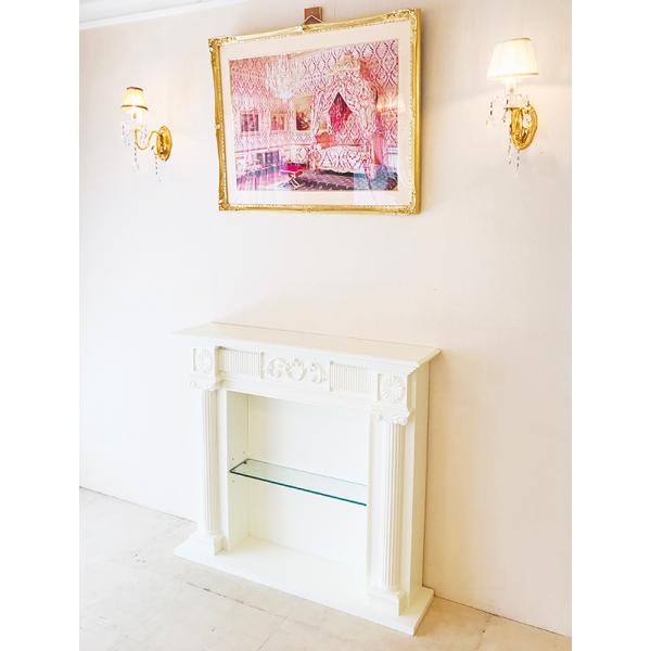 マントルピースはインテリアのフォーカルポイントになります。ロココ調にデザインされたマントルピースを中心に絵や鏡を飾ったり、キャンドルやランプをシンメトリーに置くことで簡単に壁のデコレーションができます。お客様のご希望のデザインで製作させてい...