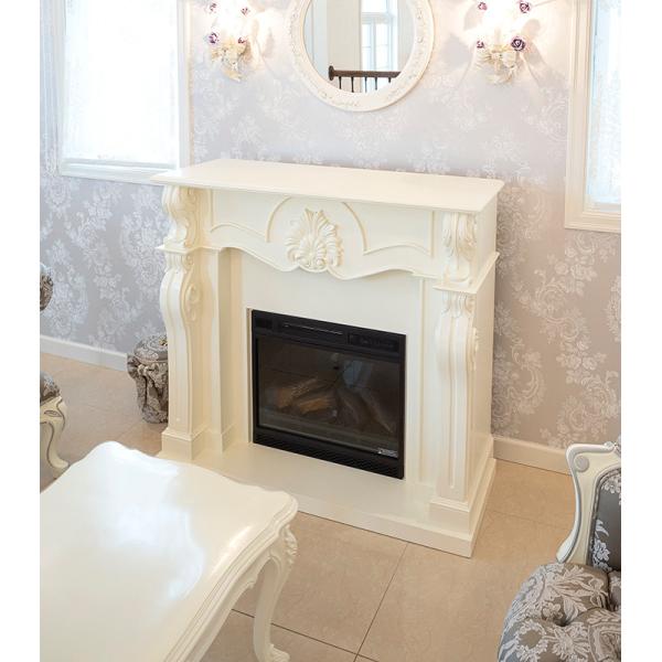 エレガントで美しいロココ調のマントルピースですマリーアントワネットが愛したプチ・トリアノン宮殿のインテリアをイメージしたお客様の為に製作ロココ調にデザインされたマントルピースを中心に絵や鏡を飾ったり、キャンドルやランプをシンメトリーに置くこ...