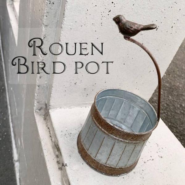 使い込まれたようなアイアンのアンティーク感がおしゃれなメタルシリーズ。グリーンとの相性もバツグン大人っぽく、使いやすいシンプルなデザインで、お庭やお部屋の雰囲気作りに役立ちます。【サイズ】約直径11×高さ22.5cm【素材】ブリキ・アイアン...