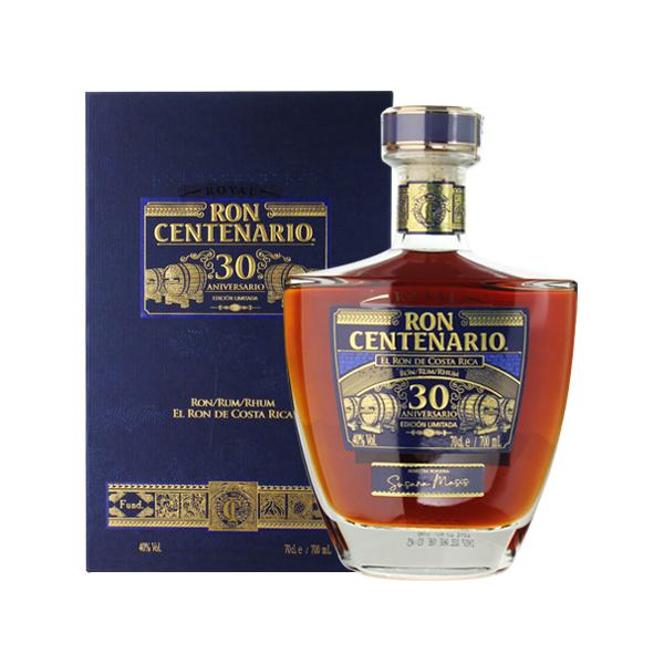 スコットランドのハイランド地区、ローランド地区、スペイサイド地区でウイスキーを熟成していたアメリカンホワイトオーク樽で熟成したラム原酒を、ほぼ均等に使用。8年から30年熟成のラム原酒を、ソレラシステムを用いてブレンドしています。「ロイヤル ...