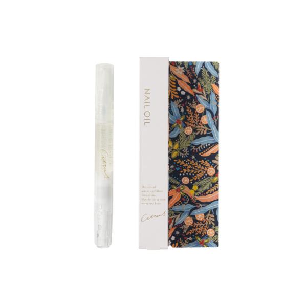 《冬季限定商品》アルガンオイル、カレンデュラオイル（すべて保湿成分）配合で爪や指先周りの乾燥を防ぎ、健やかな指先を保ちます筆先からオイルが出るペンタイプなので、細かい部分まで塗りやすく小回りが利くので、初めてネイルオイルを使用される方にもお...