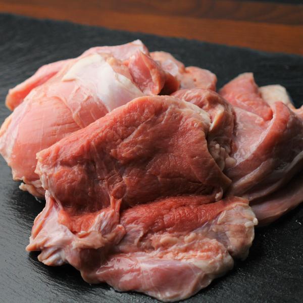 仔牛肉 800g 切り落とし肩バラ・うで使用 焼肉 牛丼 肉じゃが 煮込み カツ　シチュー　オランダ産 -SKU125