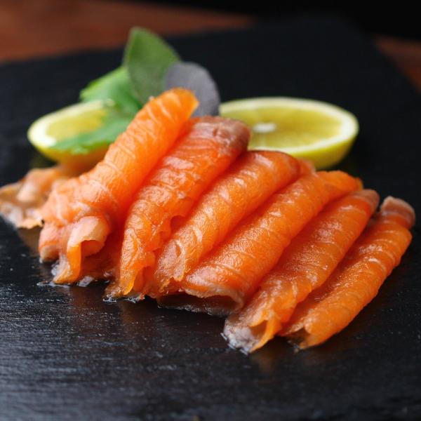 スモークサーモン ノルウェー産 150g　着色料・保存料等不使用