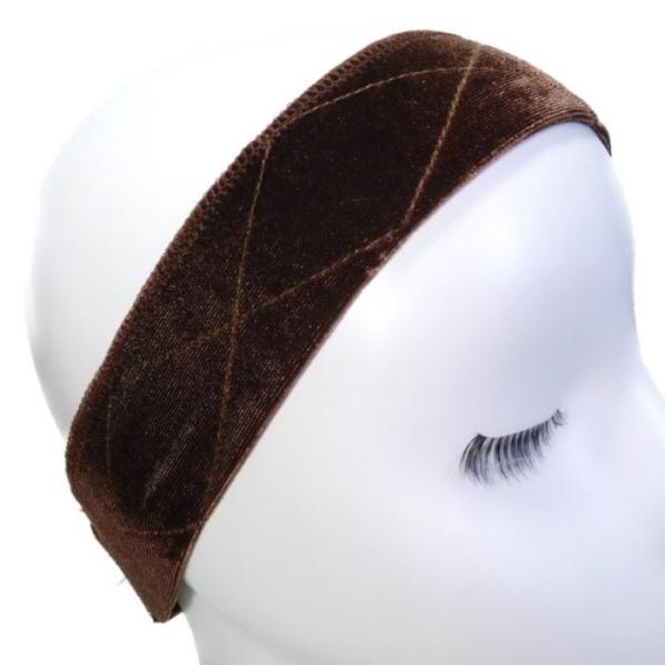 ■ウィッグ用グリップバンド・ライト従来製品より、より軽量になったウィッグ用のグリップバンドです。ベロアの起毛による抵抗・摩擦でウィッグを固定いたします。インナーの締めつけやスポーツ時のずれ防止、ウィッグのうきが気になる方に最適です。マジック...