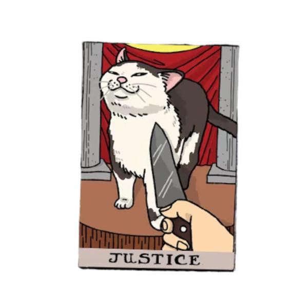 【商品概要】?【タロット風デザイン】ねこがタロット（ウェイト版）の世界に入り込んだちょっとシュールでかわいいデザインのピンバッチです。お気に入りのカードのピンバッチを集めましょう！?【タロットカード・１１：正義】判断、正当・公平、決着がつく...