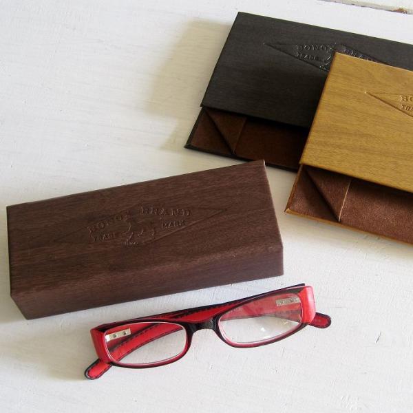 商品説明木目調の高級感のある眼鏡ケースです（ポリウレタン素材）折り畳みが出来、ぺたんこになるので旅行などのお出かけ時にも便利です。内側はマイクロファイバーなので、収納するものをやさしく守ってくれます。 【ご注意】必ずお読みください・本製品に...