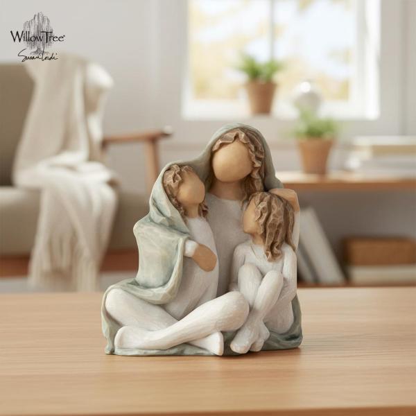 【美品】人形　ドイツ　木製　置物　インテリア　工芸品　美術品　A3108 ウィローツリー彫像 Cozy - くつろぎ 8.9cm 幼子 3人組 親子
