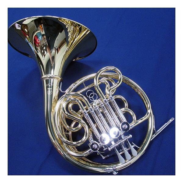 ”商品説明欄にて「試奏動画」がご覧いただけます”クリアで明瞭な音。低音域から高音域までスムーズに移行できる吹奏感。可動式第4レバー、B♭管第2抜差管にロング引手環を採用、さらにバルブケーシングやレバー機構を徹底的に見つめ直すことで高い耐久性...