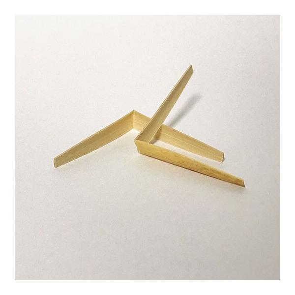 柔らかくコシのある材質。落ち着いた暖かい音色が特徴です。10本セット価格です。丸材の直径 ： 10.0〜10.5mm厚さ ： 約0.57〜0.58mmシェイピングの先端幅 ： 7.20mm原木 ： ギース※ケーン裏面のメーカーブランドなどの...