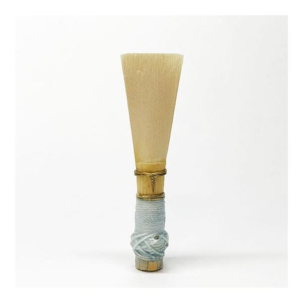 音程が取りやすく、落ち着いた音色です。適度な抵抗感があり、吹きやすいリードです。《メーカー公表値》全長：約54mm削ってある部分：約28.5mm先端部最大幅：約15.5mm第1ワイヤー付近最小幅：約7.4mm糸玉の大きさ：小さめボーカル口の...