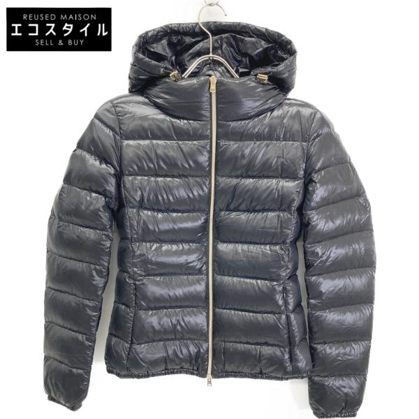 ヘルノ•シグネチャーダウン・ブラック40 HERNO（ヘルノ） 25AWモデル サテンAライン ダウンコート【ブラック