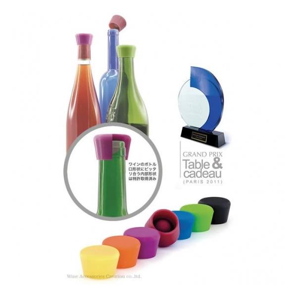 ボトル口に押し込むだけで、シリコンがボトル口の内側と外側をダブルで密着し、ボトルを持ち上げてもストッパーが抜けないほど、しっかり栓ができます。ストッパー内部にある丸い出っ張りがボトル口を密閉してくれるので、飲み残しの赤ワインや白ワイン、ロゼ...