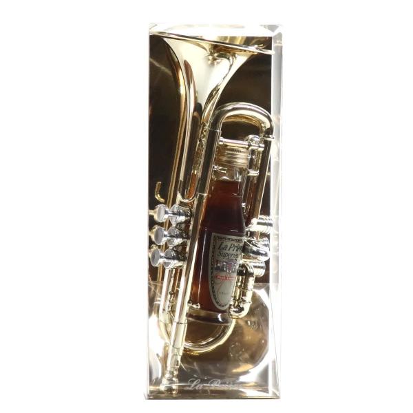 かっこいいゴールドのトランペットにリキュールがセットされたおしゃれなミニチュアです。リキュール25ml付き手渡し用の袋をご利用の方は、手提げ紙袋「あり」に変更してください。（注）輸送途中に部品がはずれることがありますが、簡単に取り付けられま...