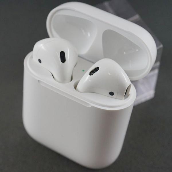Apple AirPods with Charging Case エアーポッズ ワイヤレス Apple AirPods with Charging Case エアーポッズ ワイヤレス