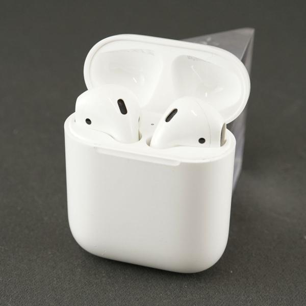 Apple AirPods with Charging Case エアーポッズ ワイヤレスイヤホン ...