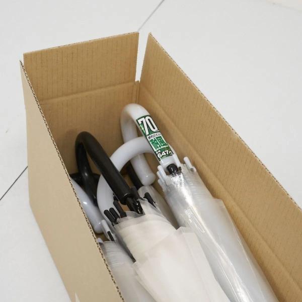 USED品ですが、全体的に綺麗な一品です。超大判70cmサイズの10本セット。大柄の男性でも安心です。お色は透明またはオフホワイトの物で構成されています。個人様のご利用はもちろん、お店や各種イベントなどで突然の降雨時用にご準備ください。お客...