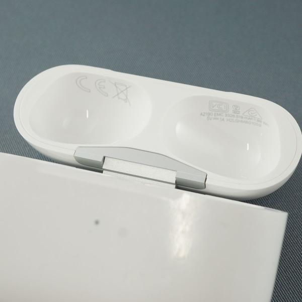 �y�݌ɏ�������!!�zApple AirPods Pro 1 �[�d�P�[�X�̂� MagSafe USED���i ��ꐢ�� �C���z�� �G�A�[�|�b�Y �v�� Qi MLWK3J/A ���� �����i �������� V0765 ���i�摜3