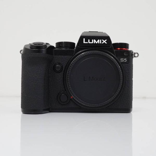 Panasonic - Panasonic LUMIX DC-S5 USED美品 パナソニック ルミックス フルサイズ Lマウント ファームウェアVer.2.8 ショット数6582 完動品 CP9327 LUMIX Sシリーズ Panasonic DC-S5 USED美品 パナソニック