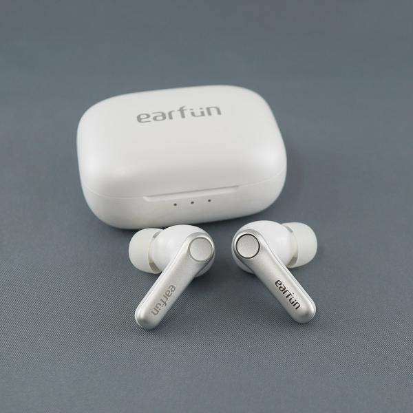 EarFun Air Pro4 完全ワイヤレスイヤホン USED品 TW600 ノイズキャンセリング 外音取込 ハイレゾ マイク イヤーファン ホワイト 完動品 V2587