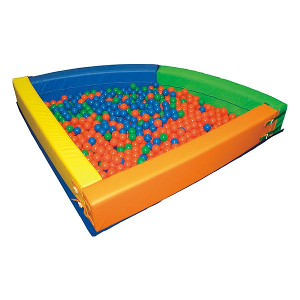 ★のびのび遊べる浅めのコーナー型★ベルクロテープジョイント式のため外枠と底面シートが分解収納できます。★最適ボール数 75mm x 2000個 ※ボールは付属していません。※本体のみが商品です。※ボールは別売品です。商品には含まれておりませ...