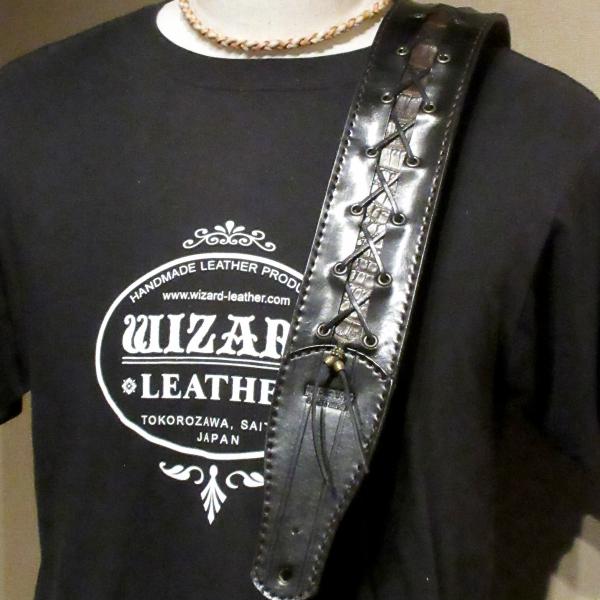本革製ギター・ストラップ（編み上げ／ワニ革） : WIZARD LEATHER