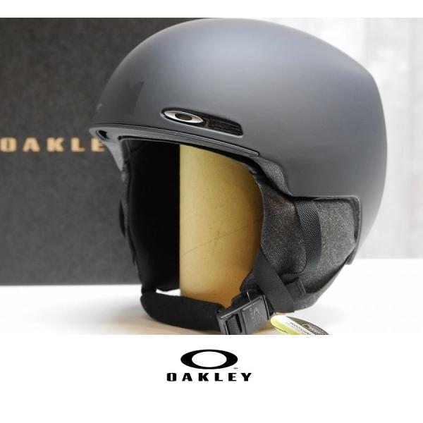 小学生程度を対象としたOAKLEYの子供用ヘルメット。軽量一体型シェルと快適な360°BOAフィットシステムを搭載。クラシックなスケートスタイルからインスパイアされたルックスと安全性を両立した、コストパフォーマンスに優れたモデル。ユース世代...