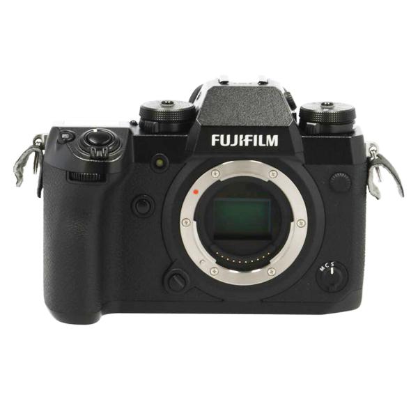 FUJIFILM フジフィルム/ミラーレス一眼ボディ/X-H1+VPB-XH1/82050008/8A007208/Bランク/62【中古】 FUJIFILM（フジフイルム） フジフィルム/ミラーレス一眼ボディ/X-H1+