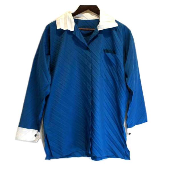 ISSAY Miyake me グレー ボタン付きシャツ フリル付き ISSAY Miyake me グレー ボタン付きシャツ フリル付き S11580