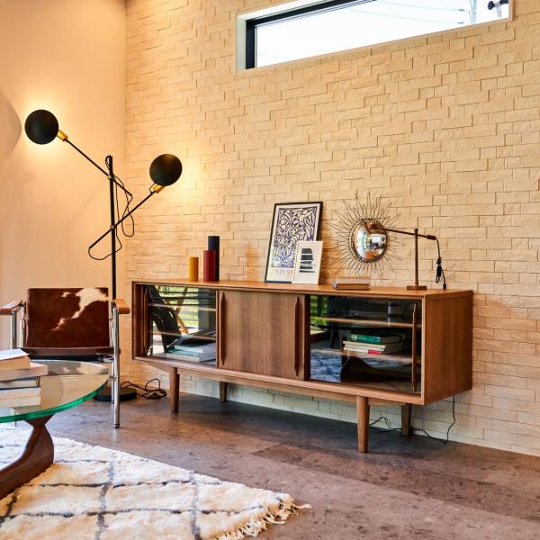 Gretta サイドボード テレビボード ガラス戸 引戸 かっこいい 北欧