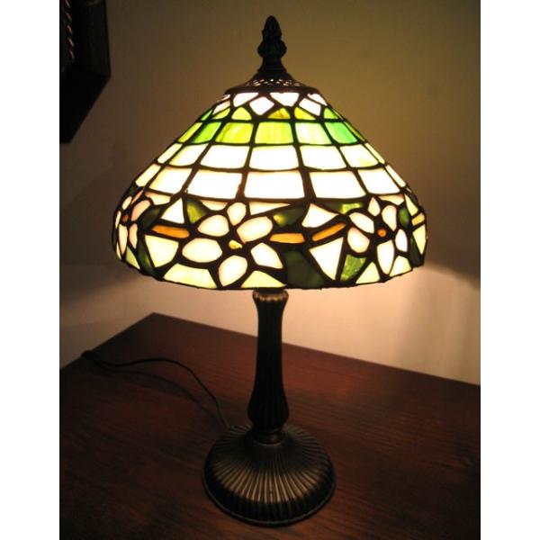 最新アイテム テーブルランプ ステンドグラス インテリアランプ おしゃれ アンティーク 照明 プレゼント ガラス照明 グリーンガーデン