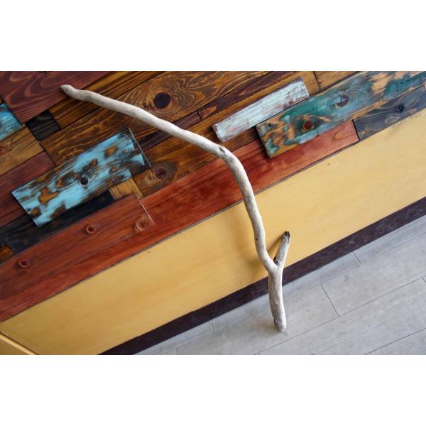 [Release date: February 20, 2019]インテリアの流木オブジェ　玄関、リビングなどの室内装飾としてカフェや店舗のディスプレイ　爬虫類、小動物等の登り木流木は洗浄、乾燥のみで一切の加工などは施しておりません。流木の...