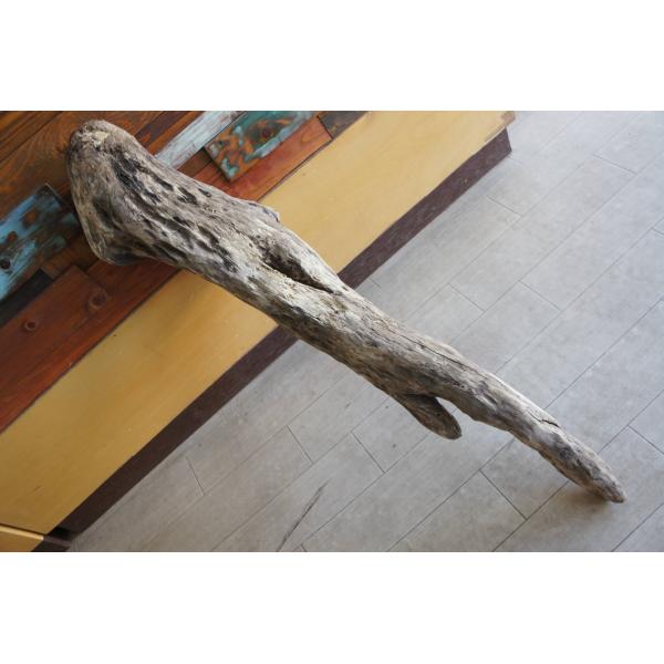 [Release date: October 10, 2024]インテリアの流木オブジェ　玄関、リビングなどの室内装飾としてカフェや店舗のディスプレイ　爬虫類、小動物等の登り木流木は洗浄、乾燥のみで一切の加工などは施しておりません。流木のみ...