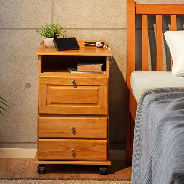 ファムプラス 桐製ベッドサイドワゴン コンセント付き サイドテーブル おしゃれ ベッドサイドチェスト ベッドサイドテーブル サイドワゴン キャスター付き ファミリー ライフ 通販 Yahoo ショッピング