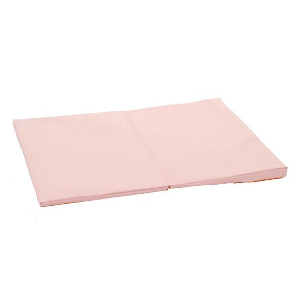 どこでも手軽におむつ交換できるマットです。表面は抗菌ウレタンレザーを使用。