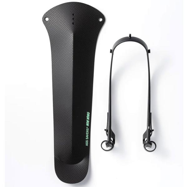 最速のクリップオン式グラベル マッドガードがさらに進化しました 膝から上までのライダーの背面全体を保護します 特許出願中の強化ウィッシュボーン技術 数秒で取り付けられ、工具は不要です フレーム保護ステッカー付属 寸法: 375 x 85 m...