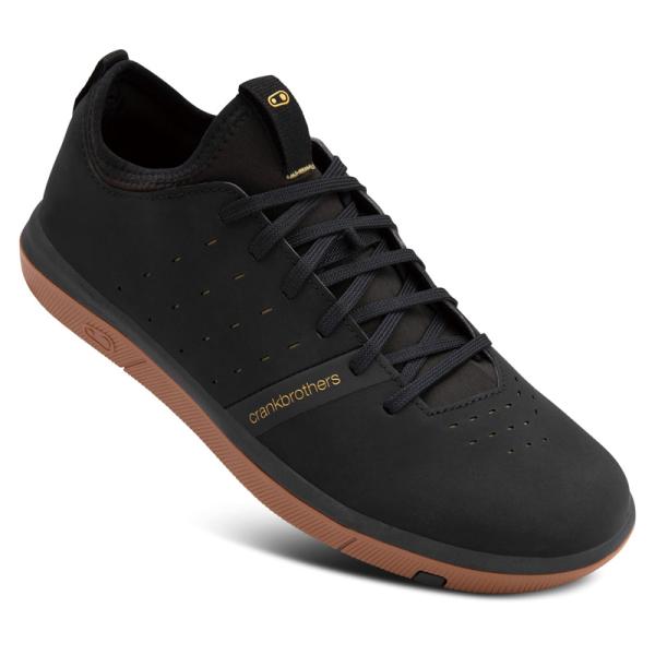 沖縄県への発送に送料無料は適用されません。購入金額に関わらず通常送料に別途加算されます。  フラットペダル用クリートは取り付けできません。 グリップ力と耐久性に優れたMC2ハイフリクションコンパウンドを採用 STAMPシューズよりタイトな溝...