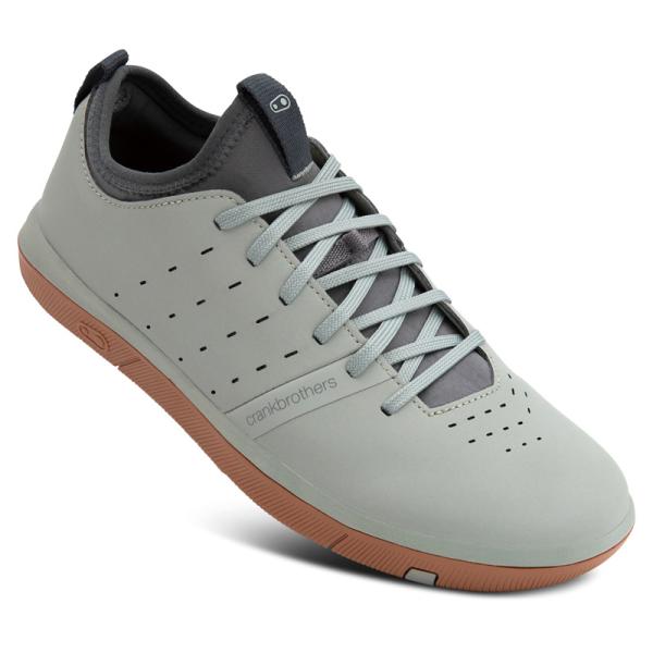 沖縄県への発送に送料無料は適用されません。購入金額に関わらず通常送料に別途加算されます。  フラットペダル用クリートは取り付けできません。 グリップ力と耐久性に優れたMC2ハイフリクションコンパウンドを採用 STAMPシューズよりタイトな溝...