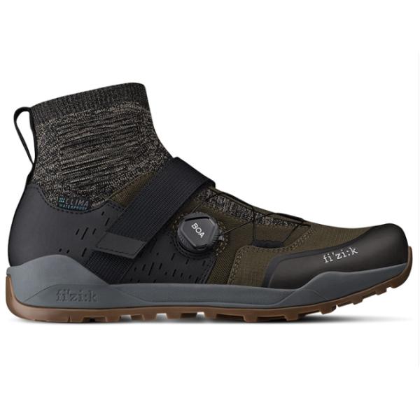 沖縄県への発送に送料無料は適用されません。購入金額に関わらず通常送料に別途加算されます。  防水性と通気性に優れたオールマウンテンシューズ。 シューズが濡れたり、泥だらけになったり、寒くなったりしてもその性能は変わりません。  クリートトラ...