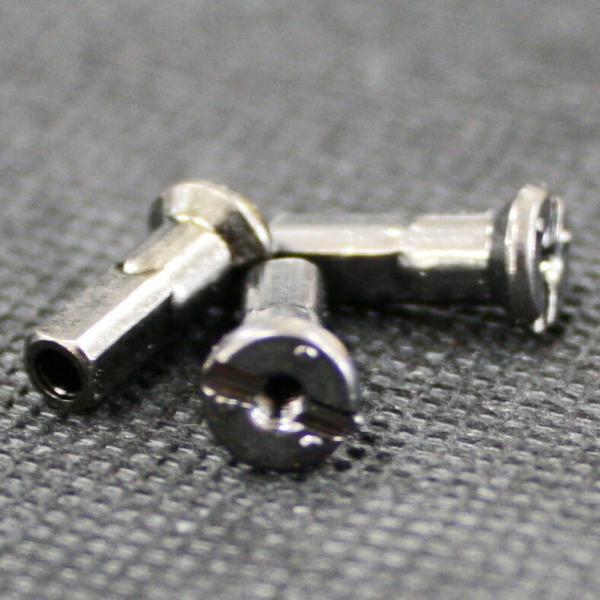 ※沖縄県への発送に送料無料は適用されません。購入金額に関わらず通常送料に別途加算されます。ファンション性に富んでいます。シックな味わい好む方向けです。 一般的な真鍮ニップルに黒のニッケルメッキを施しています。  重さは約1.07gです。  ...