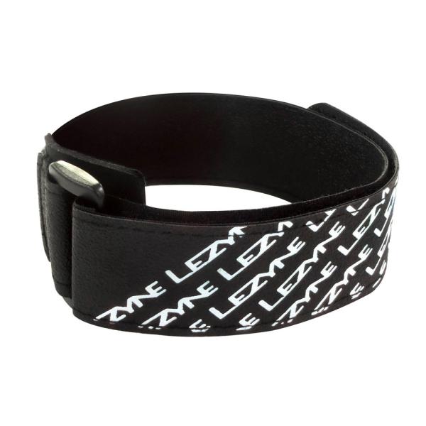 沖縄県への発送に送料無料は適用されません。購入金額に関わらず通常送料に別途加算されます。  スペアチューブ・CO2インフレーター・マルチツールなどをまとめて持ち運びできる多用途なストラップ。 UNIVERSAL STRAPは、幅3.8cm・...