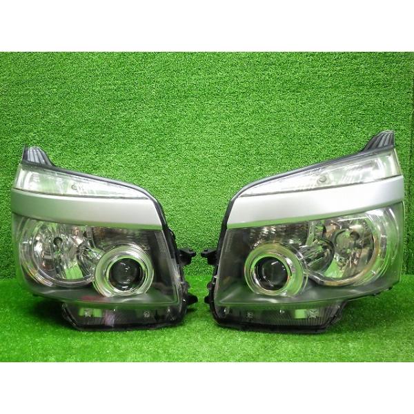 トヨタ ZRR70/75 ヴォクシー 前期 ヘッドライト左右 ハロゲン 28-202 