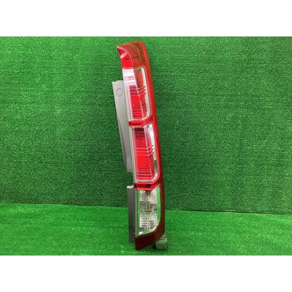 ストリーム ホンダ RN6/7 ストリーム 中期 右テールランプ D079
