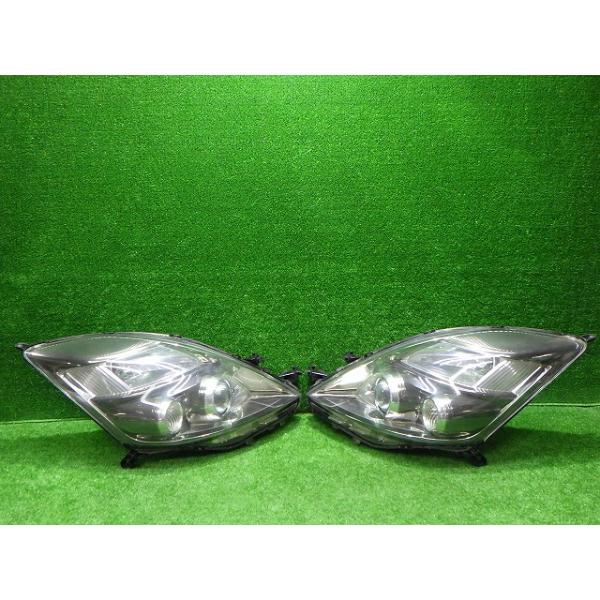 トヨタ（TOYOTA） アイシス ヘッドライト左右 HID ZGM10/15 中期 44-69