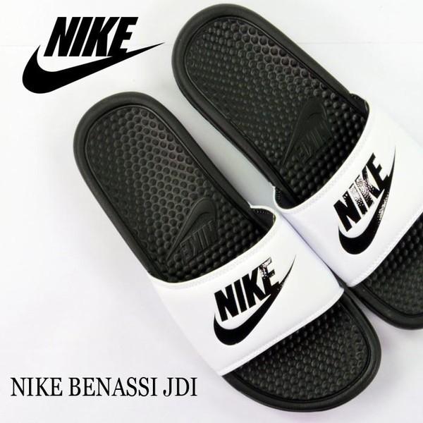 サンダル ナイキ ベナッシ メンズ レディース Nike Benassi 'Just Do It' Print ホワイト/ブラック【海外限定・正規品】