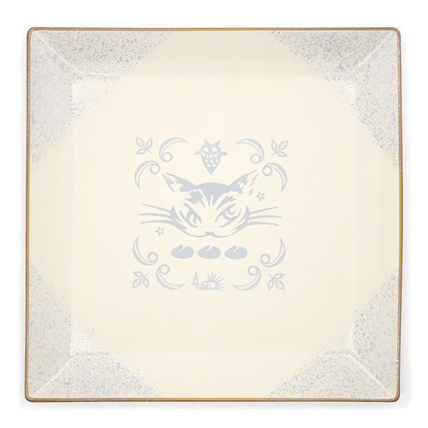 スタイリッシュなフォルムの角皿。さまざまな食卓の場面で活躍します。軽くて割れにくい素材なので、気軽に扱えます。素材：PET、ABS、ウレタン塗装サイズ：約H16×W194×D194mmレンジ、食洗機可製造：日本