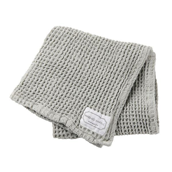 大判サイズなので使いやすさ抜群！ワッフル生地のキッチンクロス♪ワッフル生地は一度洗うと手に馴染み優しい使い心地になります！綿100％の天然素材で吸水性が良く乾きやすくへたりにくいのでお皿やカップにはもちろん台拭きとしても拭きやすく使いやすい...