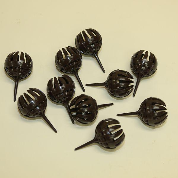 新型肥料カップ10個入り １個のサイズ：全長6ｃｍ　直径：4ｃｍ　　玉肥の大玉が１個、バイオゴールドが3-4個入る大きさです。